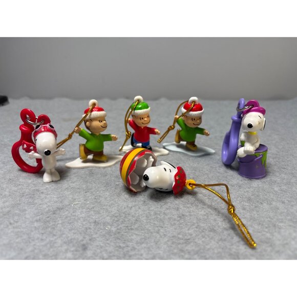 Peanuts Christmas Ornaments Snoopy & Friends Ice Skating & Festive Designs By UF - Picture 2 of 11
